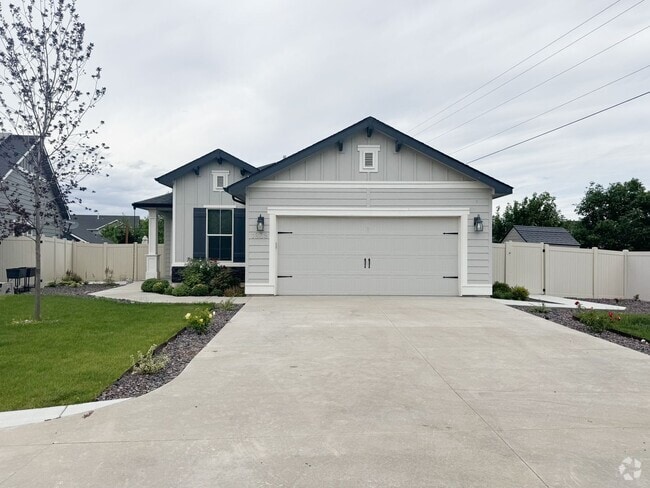 Building Photo - New on Market! Close to Freeway and Shopping! Rental