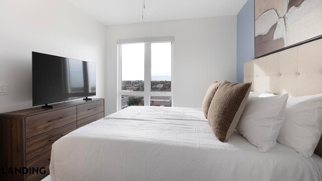 Photo - 707 S Farmer Ave Unidad 6031