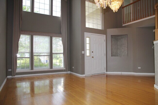 Photo - 2723 Whitehall Ln