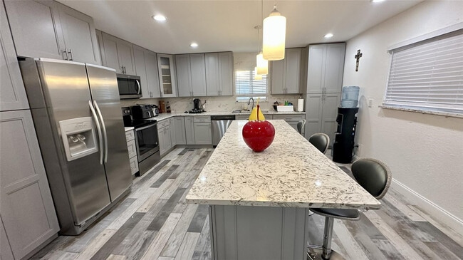 Photo - 4751 NE 10th Ave