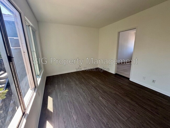 13226 Maclay St Unidad 5