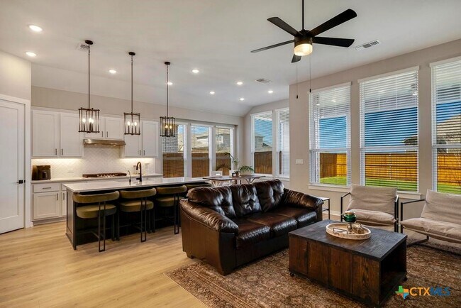 Photo - 5725 Huron Dr