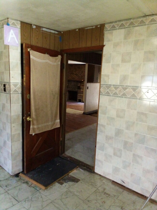 Photo - 313 Station St