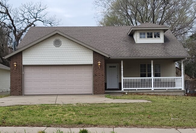 Front - 2675 N National Ave