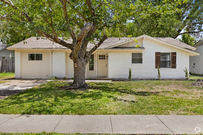 Building Photo - 1414 Timberlake Cir Rental