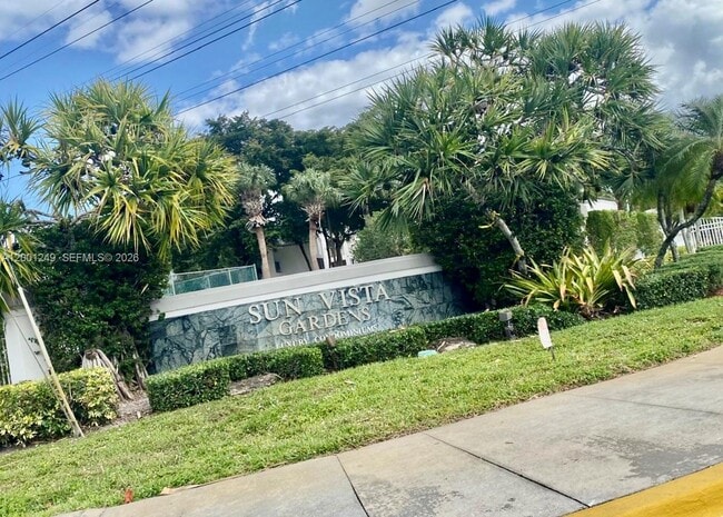 Building Photo - 5760 Rock Island Rd Unit 340