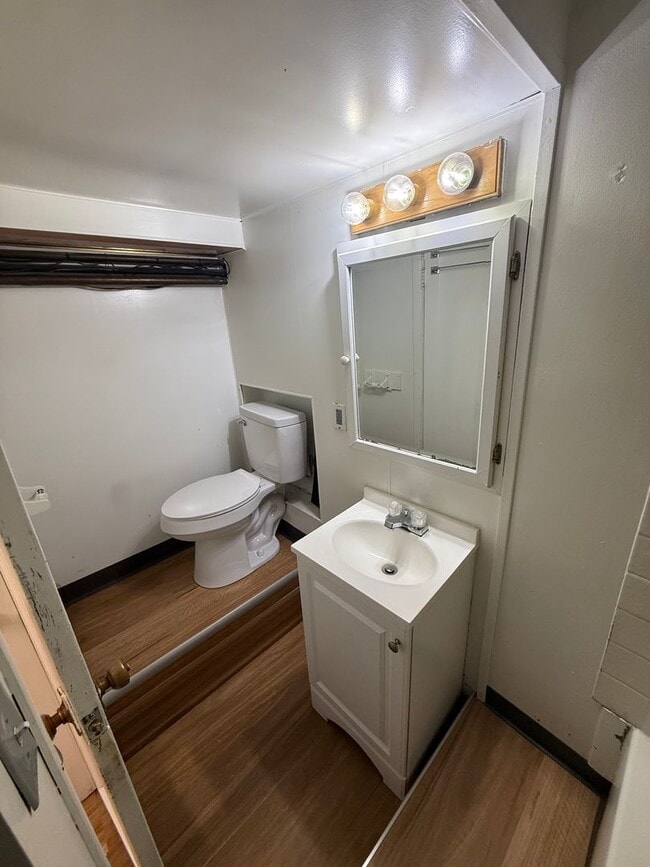 123 4th Ave Unit 2