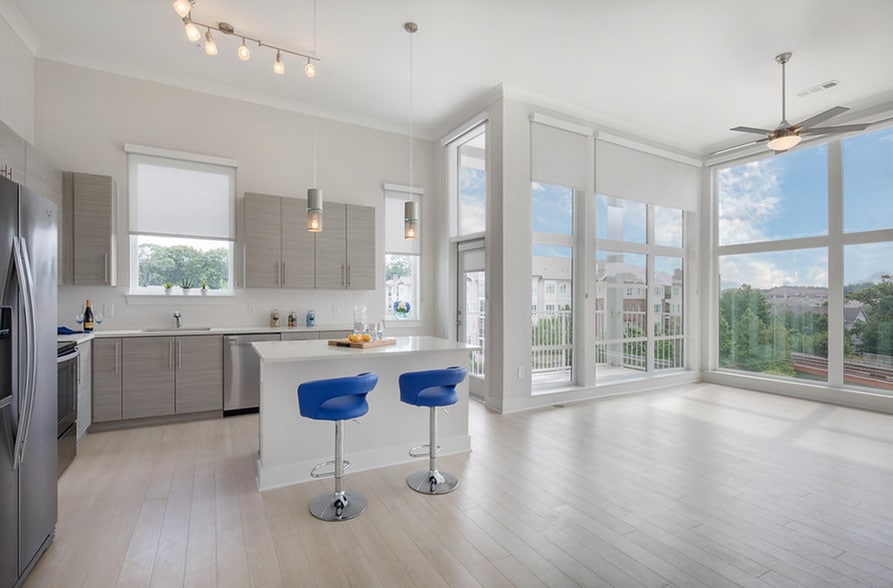 Airy 10- to 12-foot ceilings