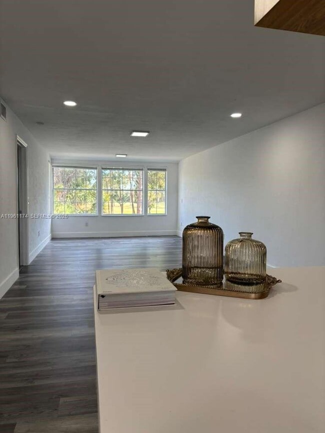 Building Photo - 1005 Palm Beach Trace Dr Unit 1005