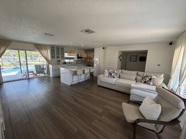 Photo - 14012 Middleton Way