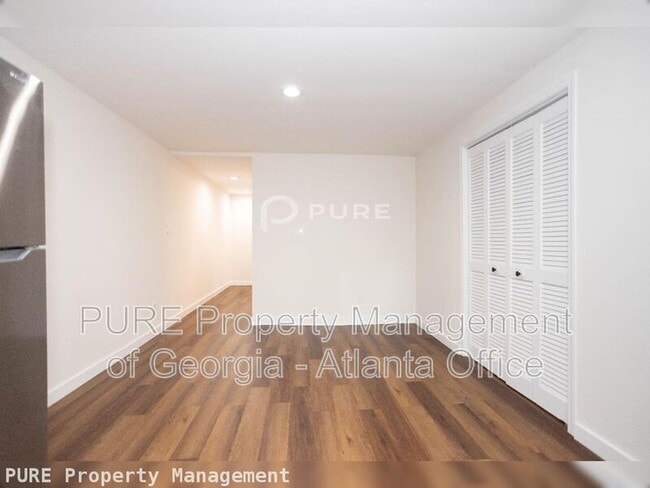Photo - 1138 Gerald Pl SW Unit Apt B