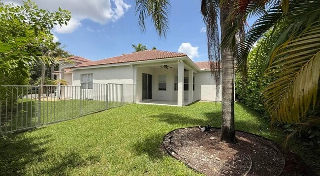Photo - 522 Live Oak Ln