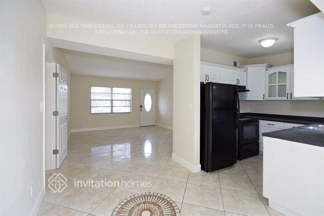 Photo - 7034 Pender Way