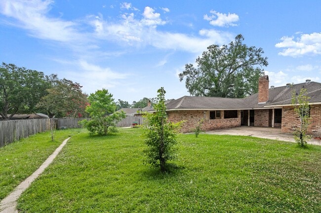 Photo - Nestled in Parkview Oaks South!