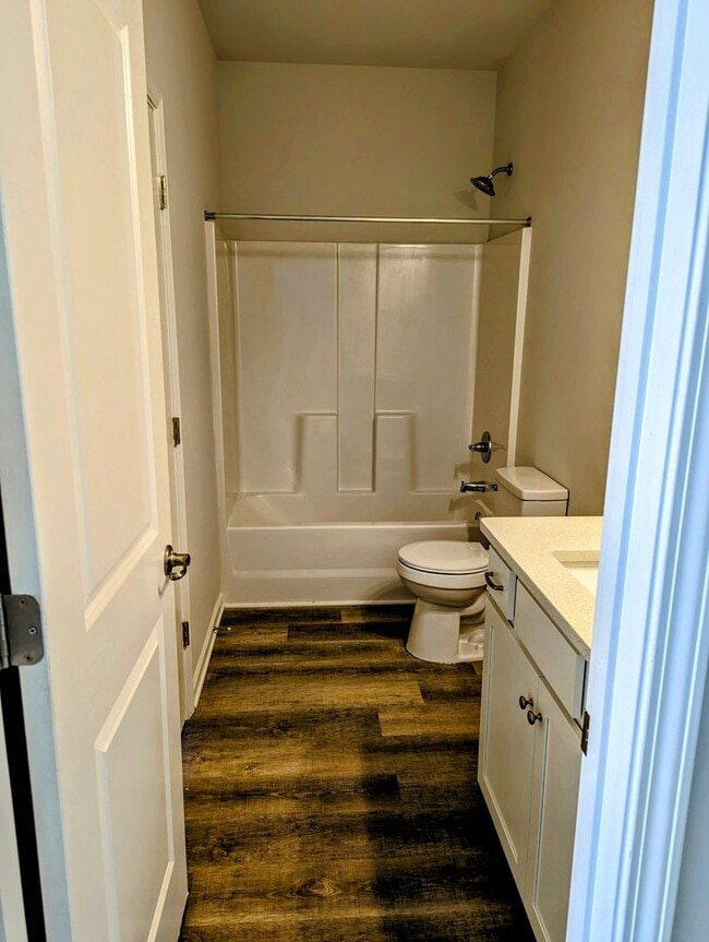 Photo - Beautiful 2 Bedroom 2 Bath in Oakwood Subd...