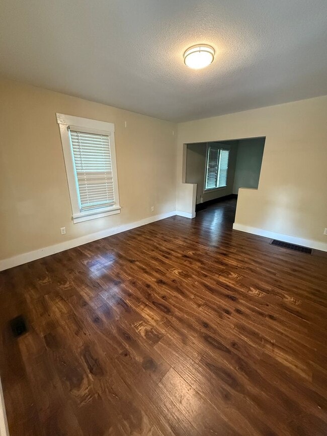 Building Photo - 1209 S Lincoln St Rental