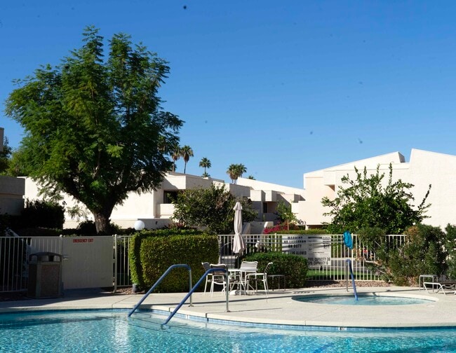 Building Photo - 2017 Normandy Ct Unit 2017