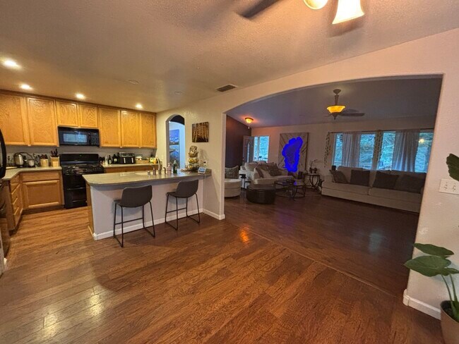 Photo - 5681 Manx Rd