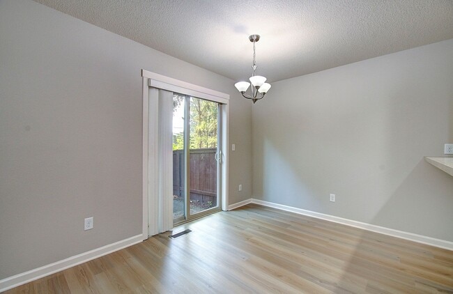 Photo - Charming 3 bd 2.5 ba Townhouse - Available...