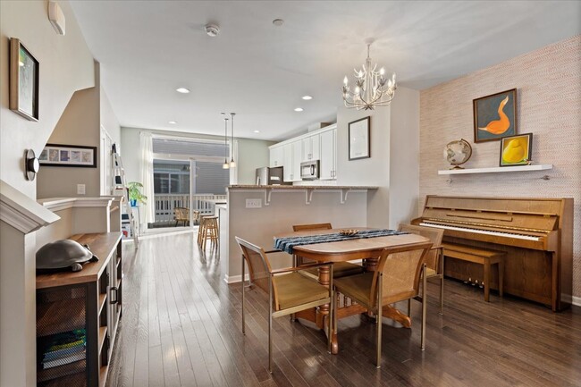 Photo - 4647 S Lake Park Ave