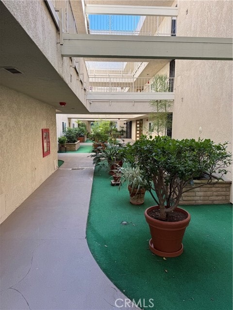 Photo - 2387 Via Mariposa W