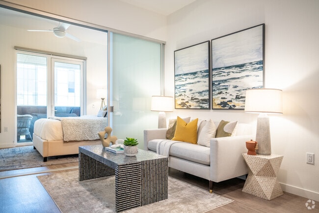 Studio - 621 SF