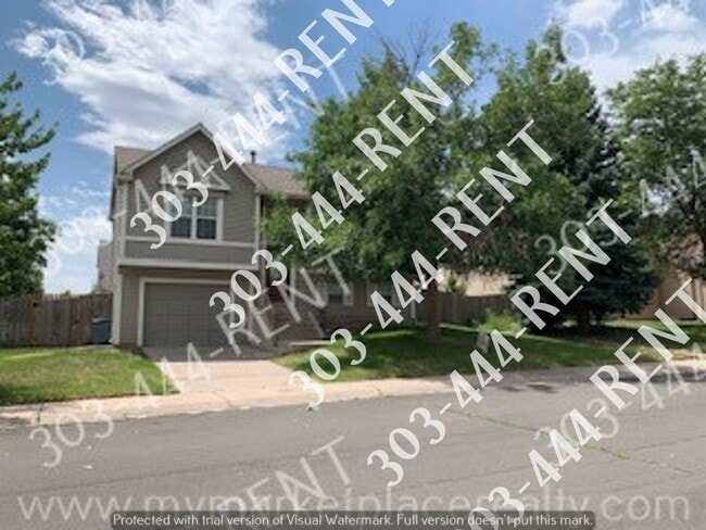 Building Photo - Large 3 Bedroom 2 Bathroom located in Gree...