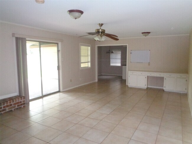 Photo - 11215 Mayfield Rd