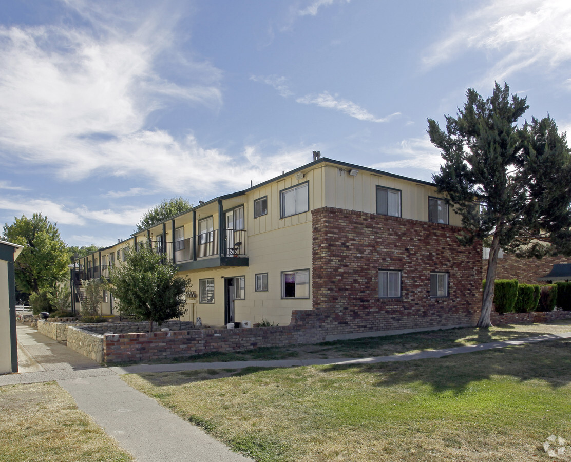 Sierra Meadows Apartments - Sierra Meadows Apartments