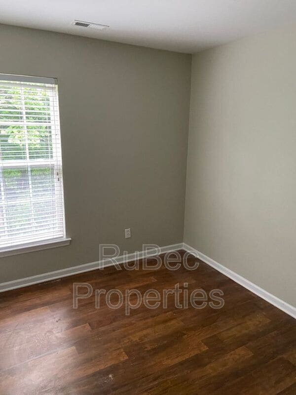 Photo - 5309 Esther Ln