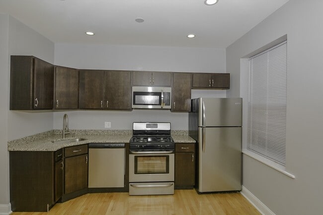 Building Photo - 2958 N Washtenaw Ave Unit 2F Rental