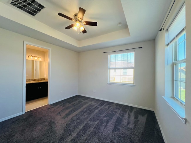 Photo - 14320 Swanley St