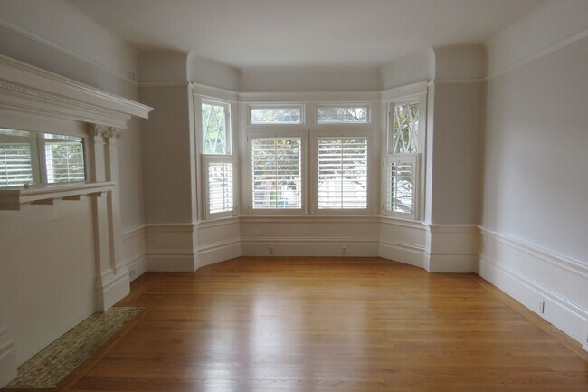 Stunning & Spacious Condo off Lake Street ... - Stunning & Spacious Condo off Lake Street ...
