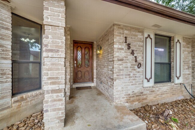 Photo - SPACIOUS 3-BEDROOM HOME IN OAK HOLLOW ESTATES