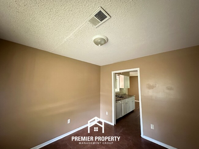 Move-In Ready 4BR Home in 38134 - Airy Living Spaces & Private Backyard