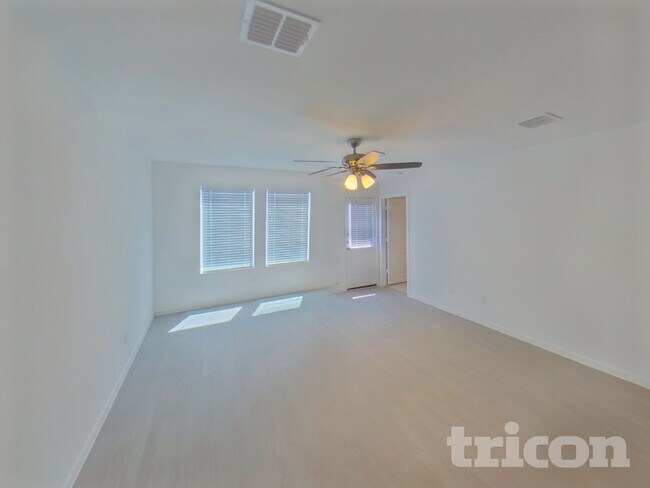 Photo - 838 Ponderosa Ln