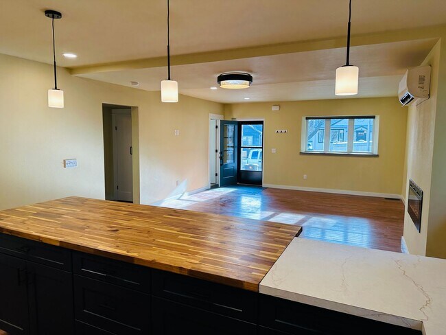 Photo - 605 Alderson Ave Unit 4 Bedroom 2 Bath