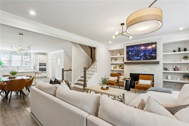 Photo - 1368 Live Oak Ln