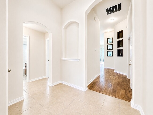 Building Photo - 2410 Horned Owl Dr