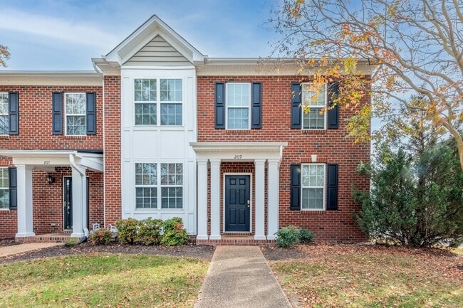 Photo - 209 Quarterpath Rd House