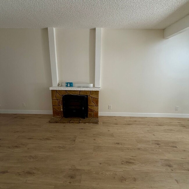 Photo - 21801 Roscoe Blvd Unidad 128