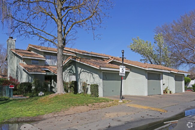 Laguna Knolls - Laguna Knolls Apartments