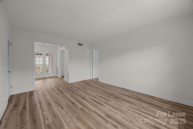 Photo - 922 McAlway Rd