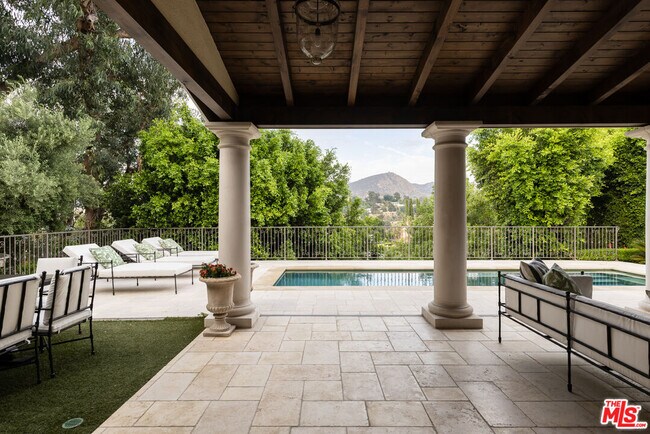 Photo - 3425 Ione Dr