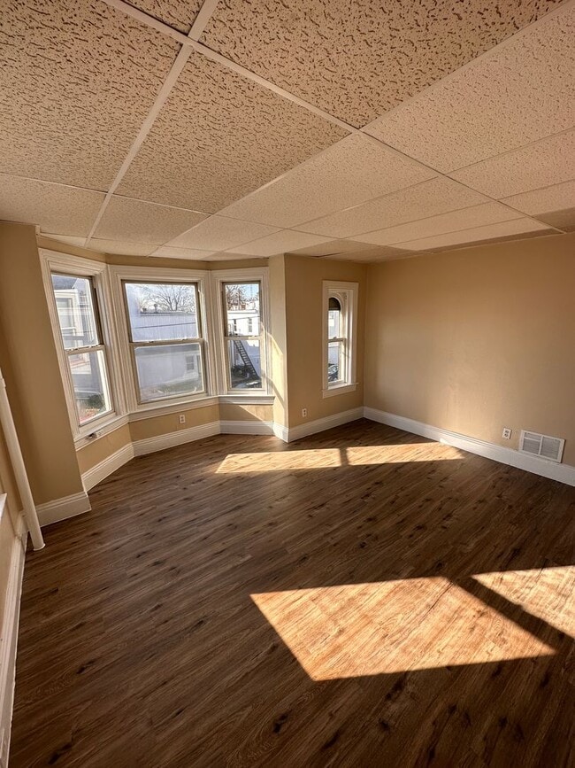 Building Photo - 121 N State St Unit 2