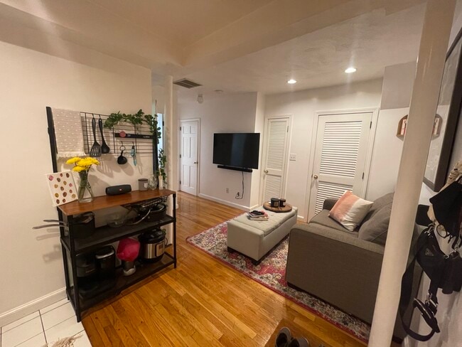 Photo - 23 Snow Hill St Unit 10