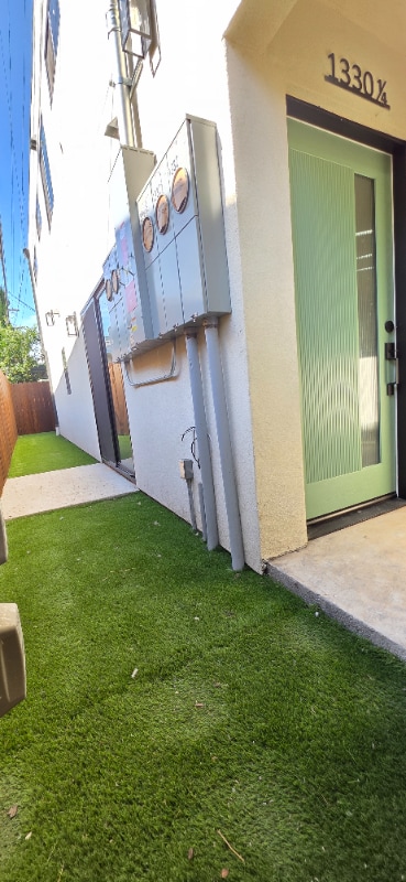 Photo - 1330 Tamarind Ave