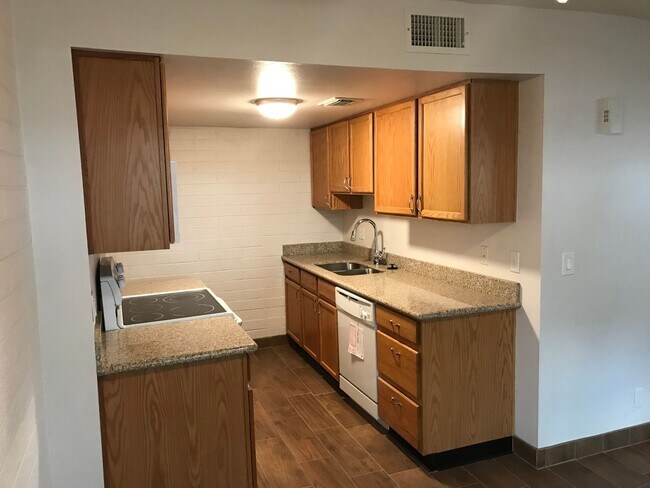 Photo - 2 bed 1.5 townhouse Scottsdale