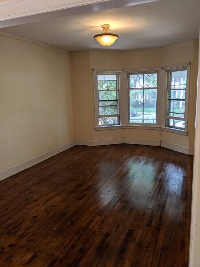 Photo - 2728 N Downer Ave Unit Upper Flat