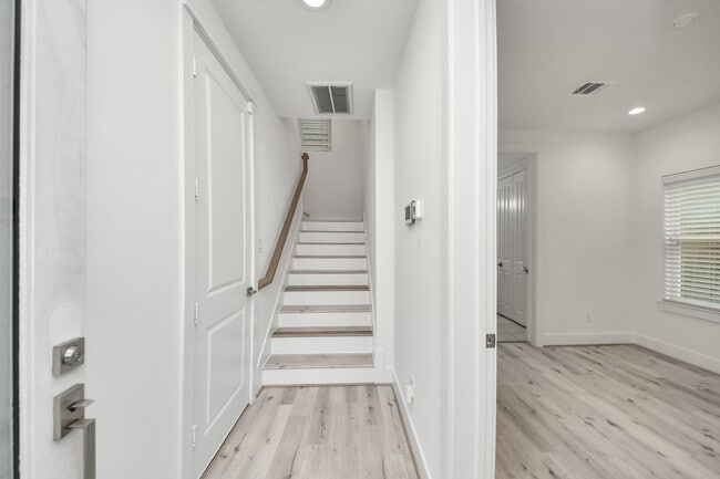 Photo - 2920 Nance St